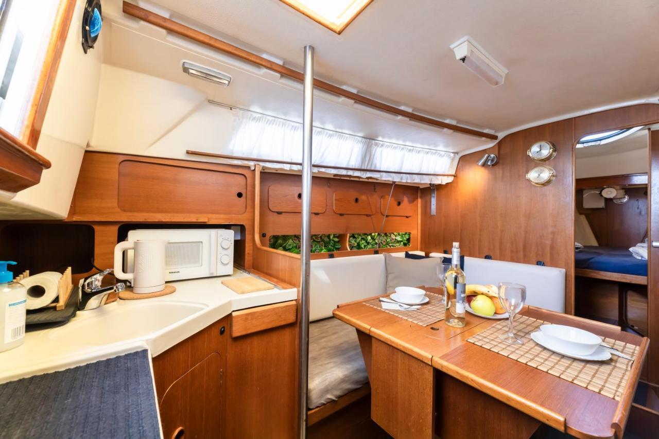 Seaside Chill-Out Stay On A Sail Yacht بْوُرتو كاليرو المظهر الخارجي الصورة