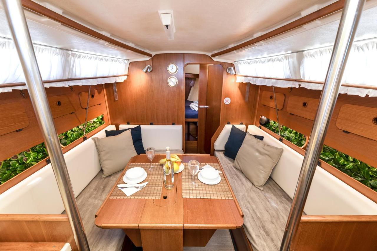 Seaside Chill-Out Stay On A Sail Yacht بْوُرتو كاليرو المظهر الخارجي الصورة